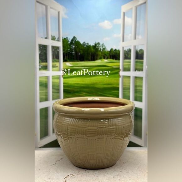 Olive Rattan Clay/Ceramic Planter Pot with drainage hole - Picture 6 of 9